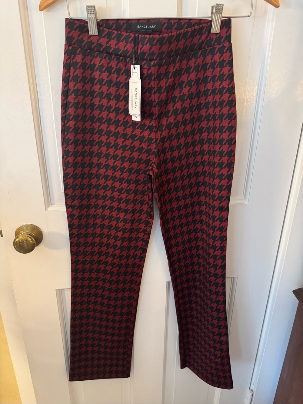 Sanctuary Women’s Burgundy and Black Houndstooth Pants